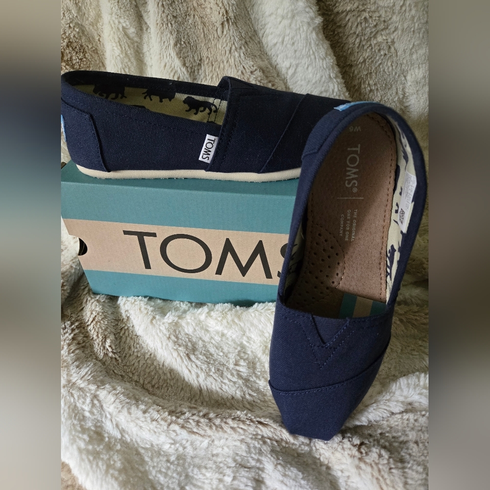 NEW TOMS Women Classic Navy Blue Alpargata Canvas Comfort Slip On Loafer